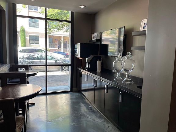 3rd image of 300 E 4th St #3