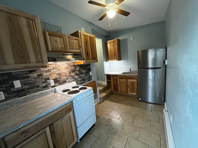 1536 Main St #E — Photo 3