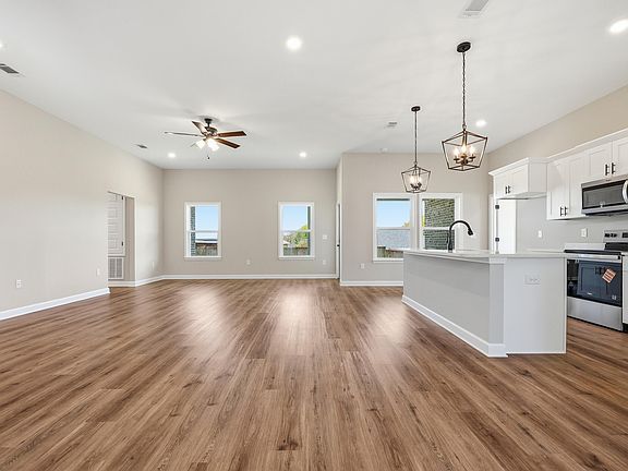 5th image of 2807 Blackbird Ct