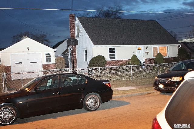 1st image of 1257 Russell St
