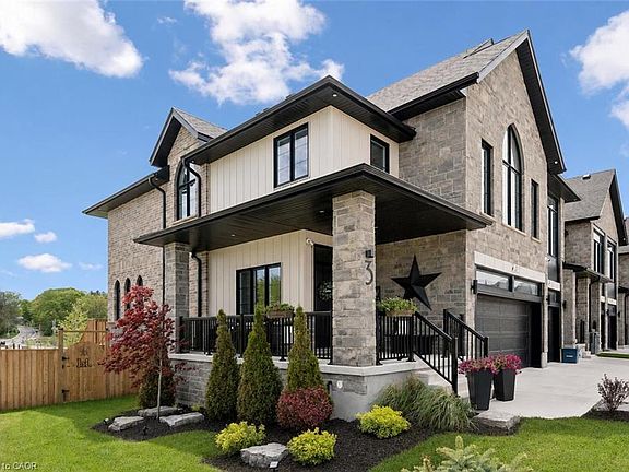 3rd image of 3 Queensbrook Cres