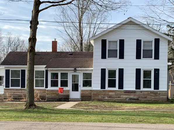 330 E James St, Lawrence, MI 49064