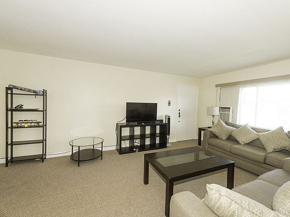 5th image of 1108 N Harlem Ave APT 3