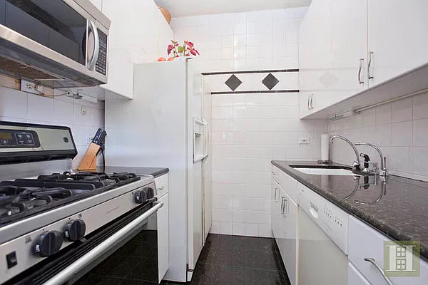 Sold by Halstead Real Estate | media 5