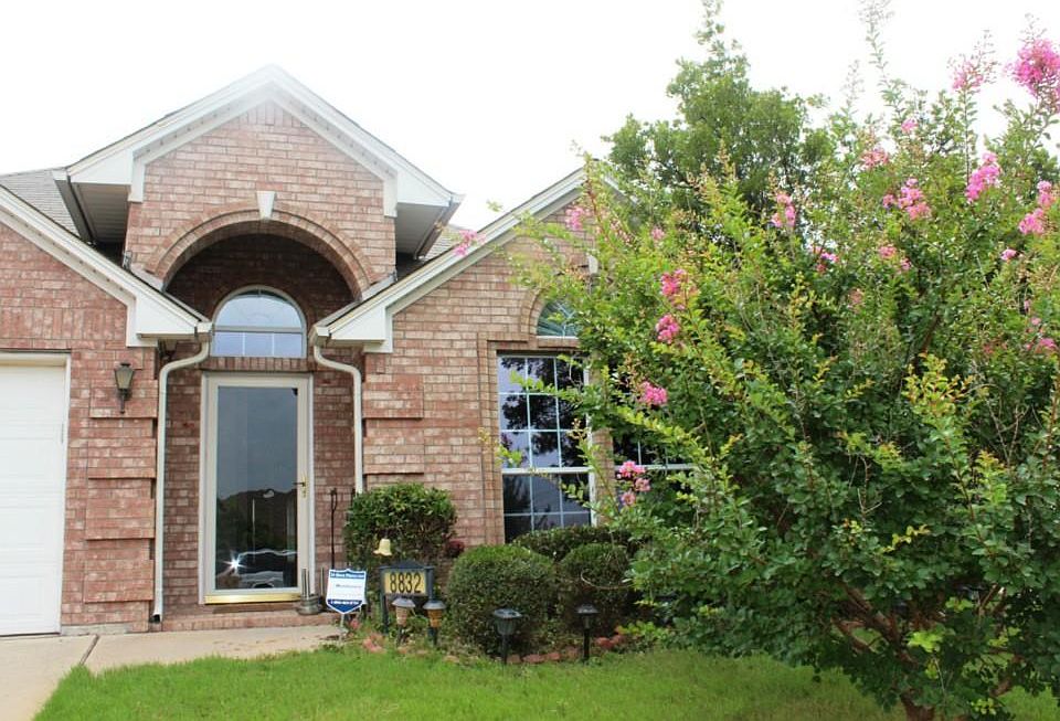 1st image of 8832 Fayetteville Dr