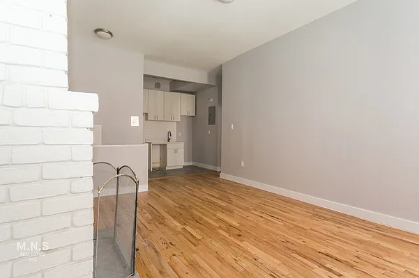 Rented by MNS Marketing | media 18