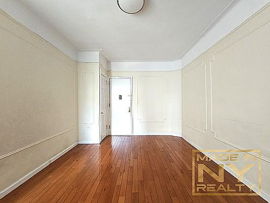 4th image of 22-55 33rd St #A5