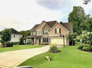 219 Brightleaf Dr, Whispering Pines, NC 28327