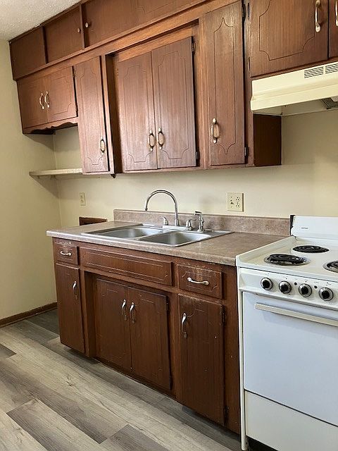 1st image of 422-512 N Patterson Ave