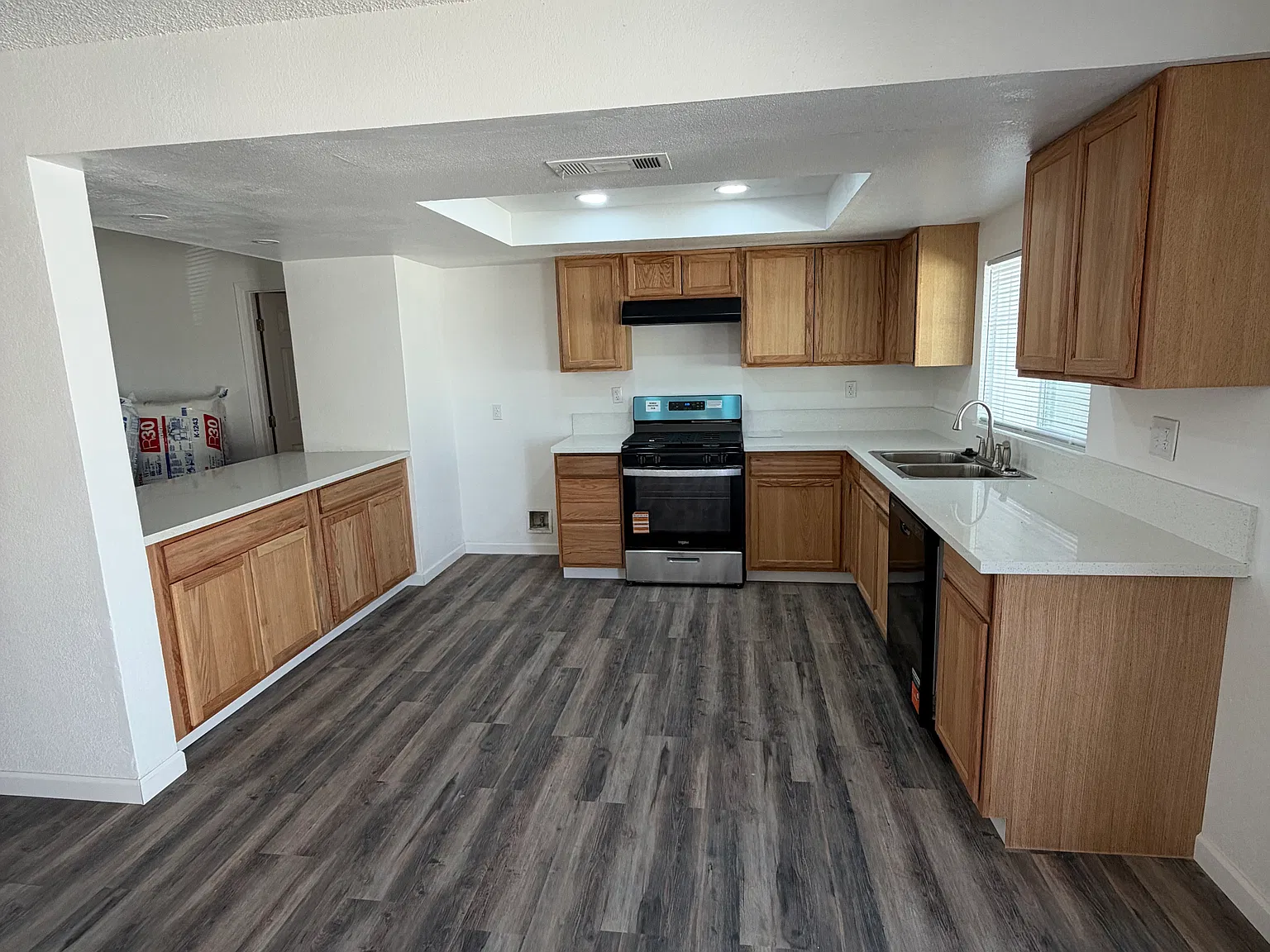 3 bed, 1200 sqft, $1,850 — Photo 2