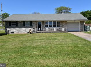 15 Orchard View Dr, Manchester, PA 17345