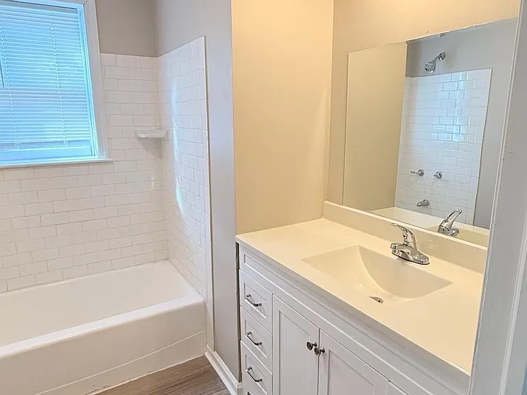 336 Jefferson St — Photo 7