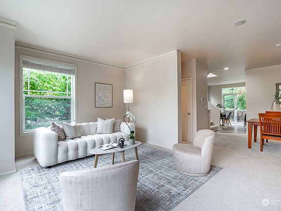 4th image of 16028 NE 94th Way