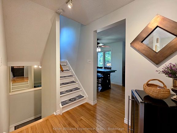 5th image of 49 Southbank Dr #10