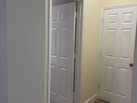 4th image of 9965 Oak Crest Rd