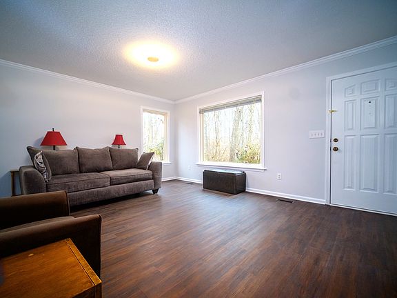 3rd image of 5201 Bradley Ct