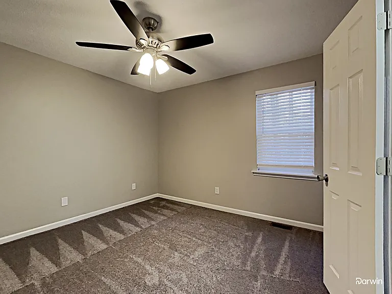 2600 Poplar Ln — Photo 10