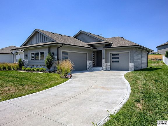 3rd image of 4402 S 218th St