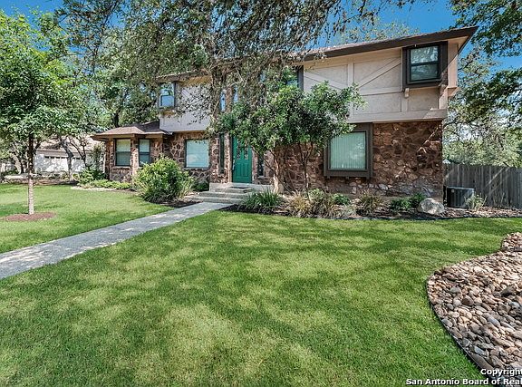 2nd image of 211 Bluff Knls