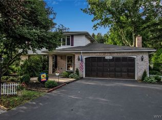 11191 Sunrise Ln, East Aurora, NY 14052