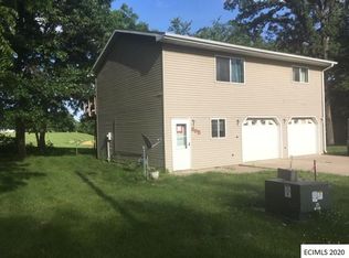 805 8th St, Delhi, IA 52223