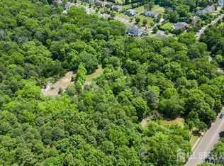 2 Legends Dr, Monroe Township, NJ 08831