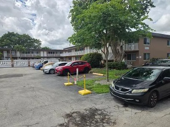 2838 Madison St APT 12, Hollywood, FL 33020