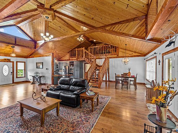 5th image of 105 Seneca Ln
