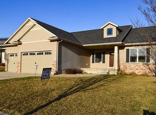 8406 Kensington Dr NE, Cedar Rapids, IA 52402