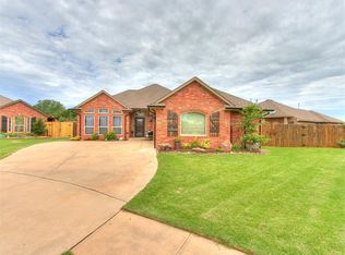 11749 SW 18th St, Yukon, OK 73099