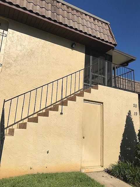 1st image of 20 Windtree Ln #20C