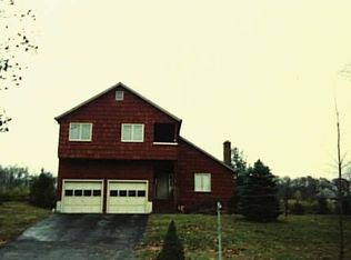 2 Lazybrook Rd, Monroe, CT 06468