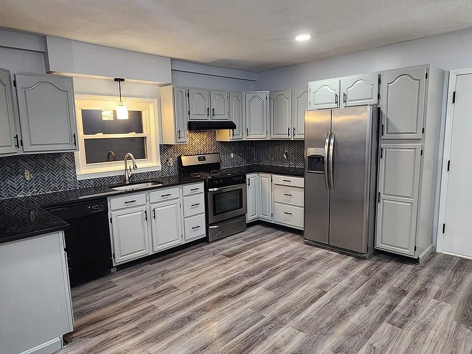 1st image of 99 Woodward Ave #1