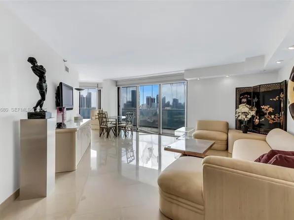 19707 Turnberry Way APT 22G, Aventura, FL 33180