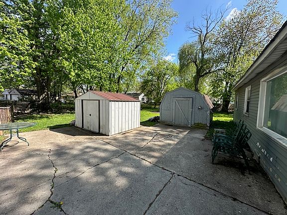 3rd image of 33417 Bendon Ct