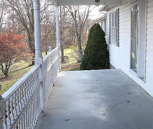 4th image of 130 Hilltop Dr