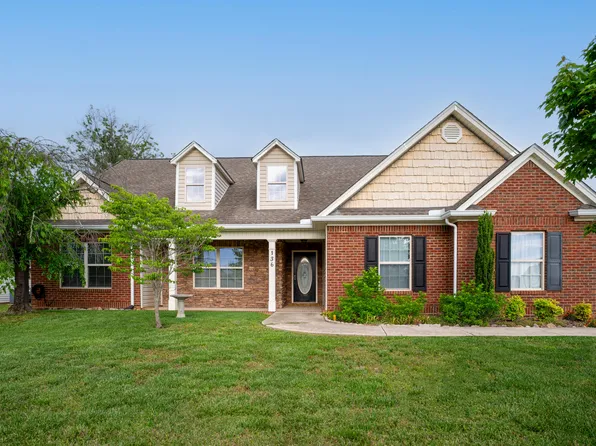 136 Honeyberry Ln, Rossville, GA 30741