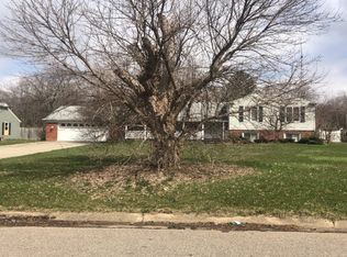 5290 N Dyewood Dr, Flint, MI