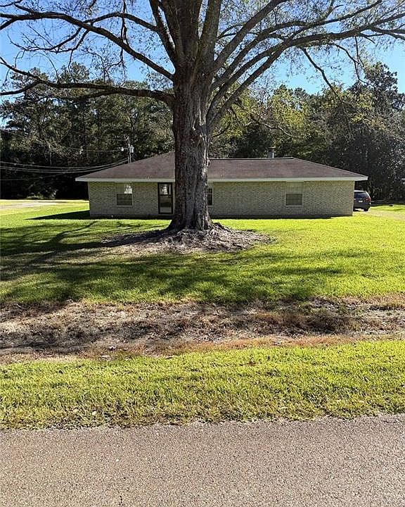 1st image of 52482 Cypress St