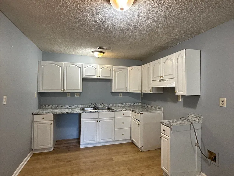 309 N Tipton St — Photo 2