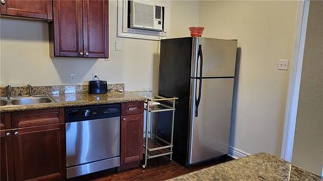 257 Cherokee St #4 — Photo 6