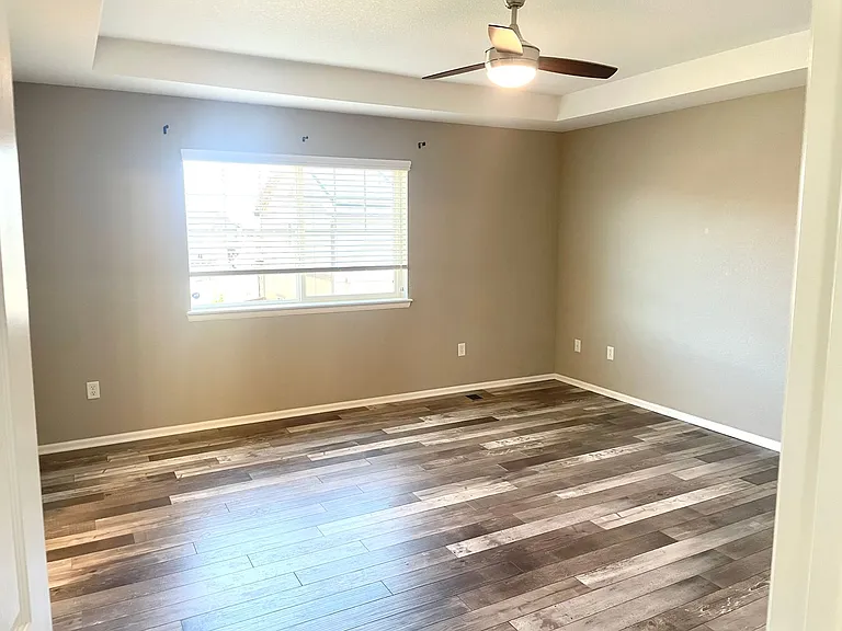 25147 E Maple Ave — Photo 17