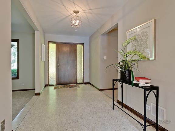 5th image of 2558 Lincoln Ave