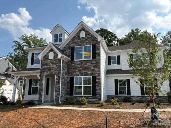 1321 Knob Creek Dr, Gastonia, NC 28054