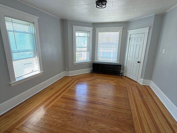 5th image of 36-38 Dewolf St #2