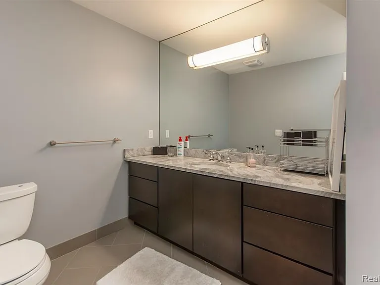 1265 Old Colony Ln — Photo 14