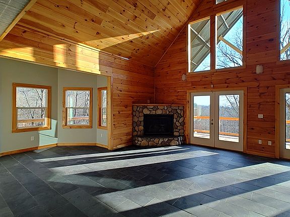 4th image of 236 Grace Dr