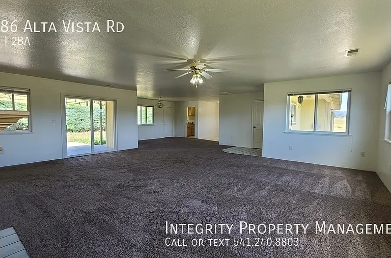 1586 Alta Vista Rd — Photo 8