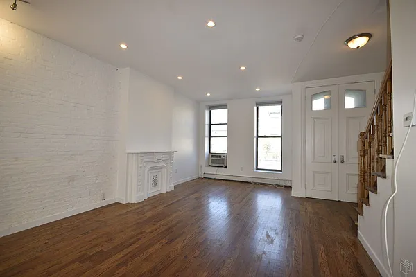 Rented by Halstead Real Estate | media 27