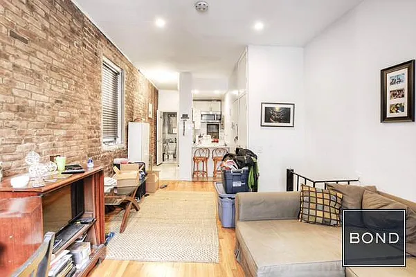 Rented by Bond New York | media 2